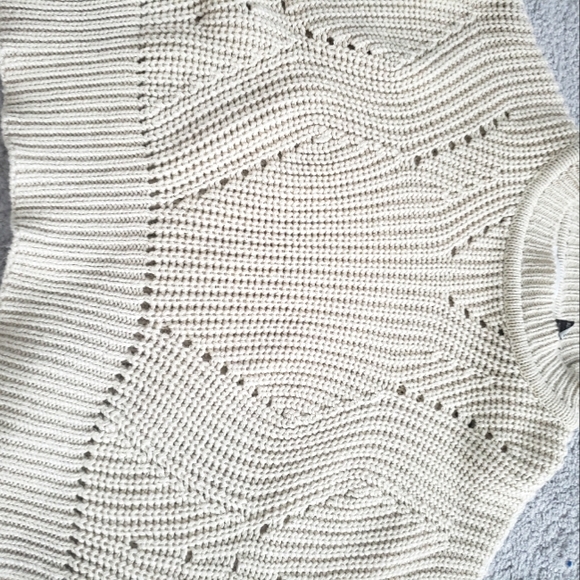 Crop knit sweater size xs - Picture 3 of 5